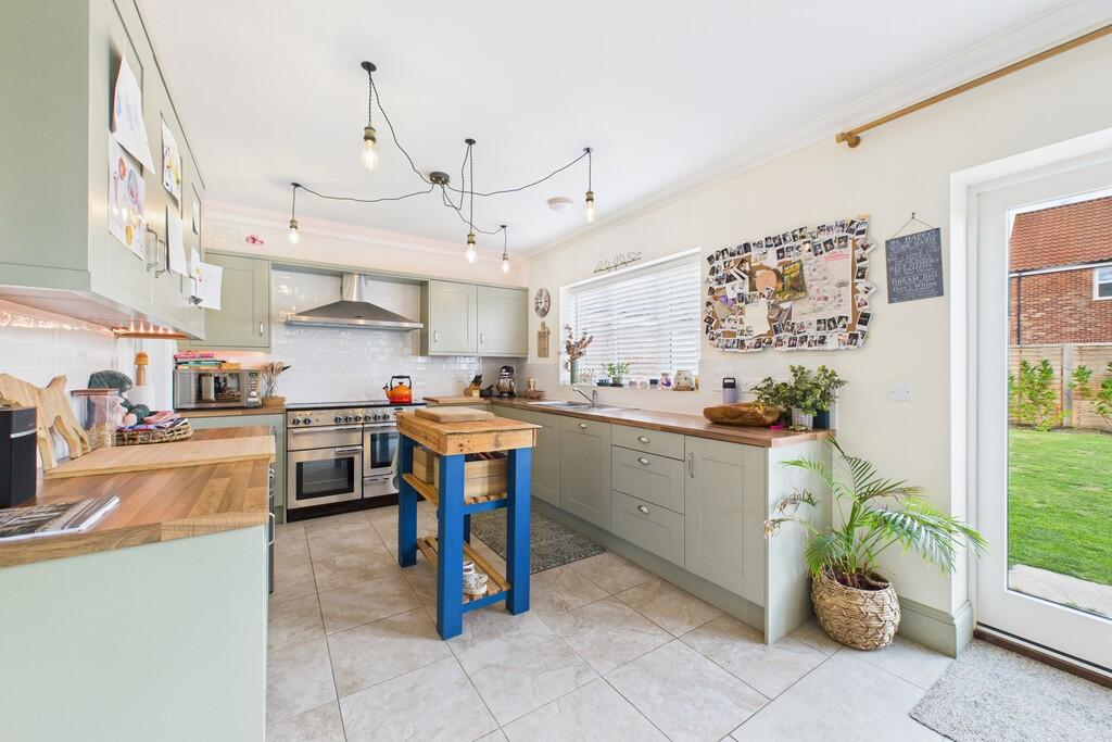 CAM01689G0-PR0489...