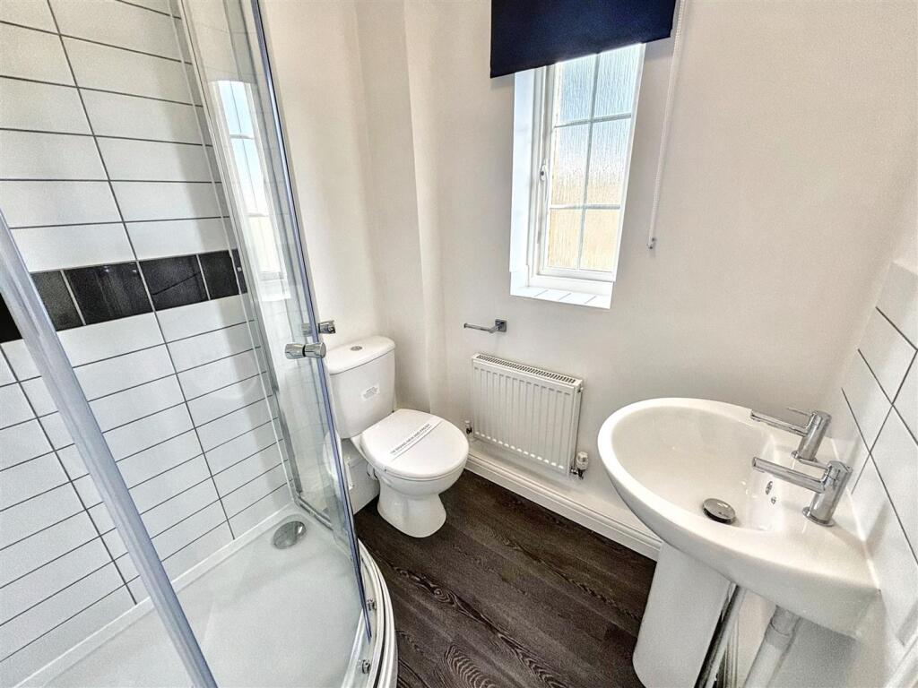 Ensuite.jpeg