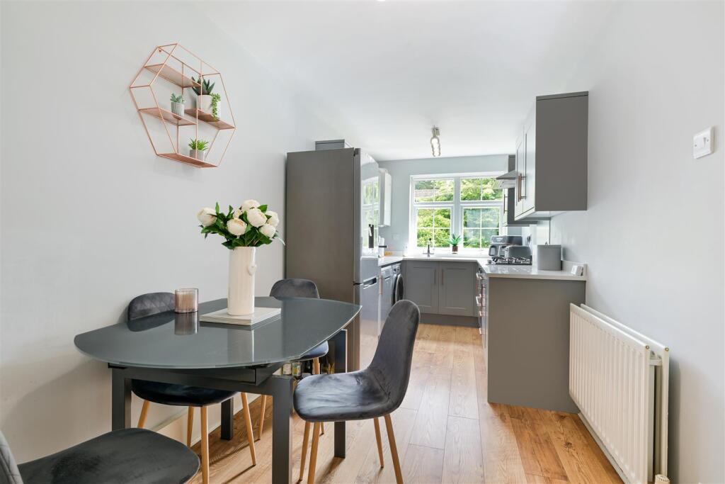 HIGHRIDGE CLOSE (7).jpg