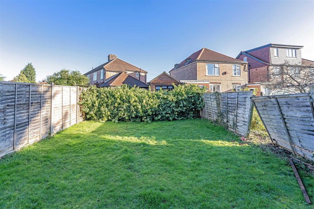 111B Wood Lane Isleworth, TW7-LOW RES-22.jpg