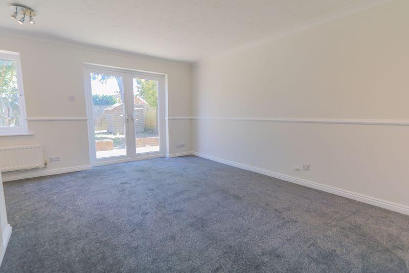 Lounge/ Dining Room (3)