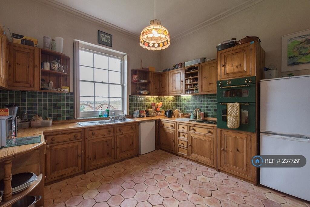 Family Kitchen Looking West