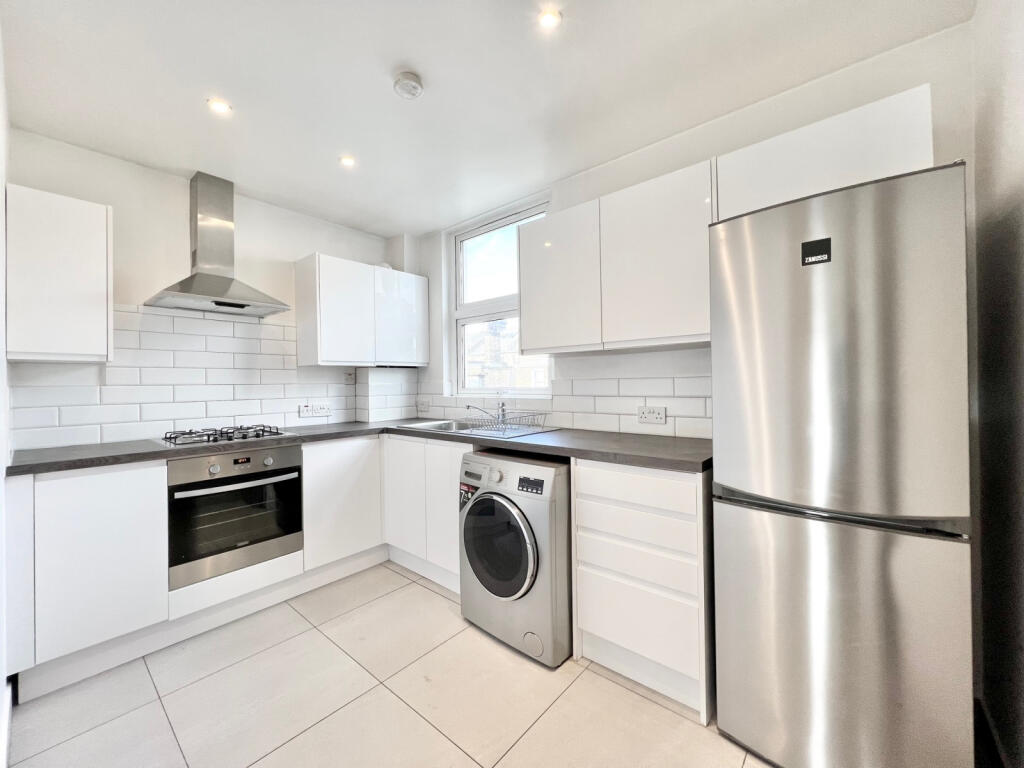 3 bedroom 2 Bathroom flat to rent