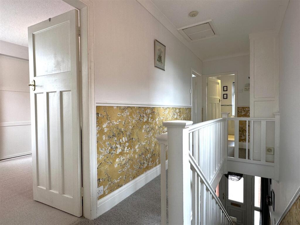 First Floor Landing 509