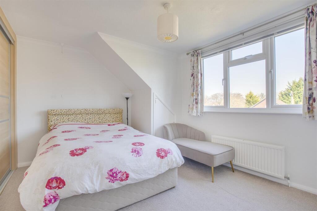 5 Sunningdale Close, HP12 4EN-1.jpg
