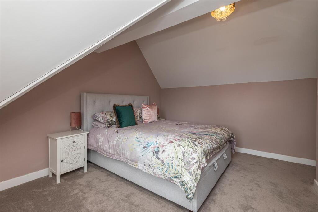 67 - 14 Broomfield Road HD2 2HG.jpg