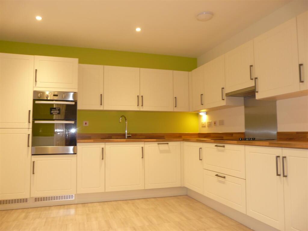 36 Thomas Place V2007.JPG