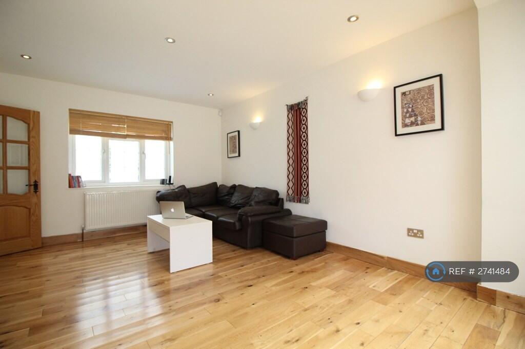 Living Area 3