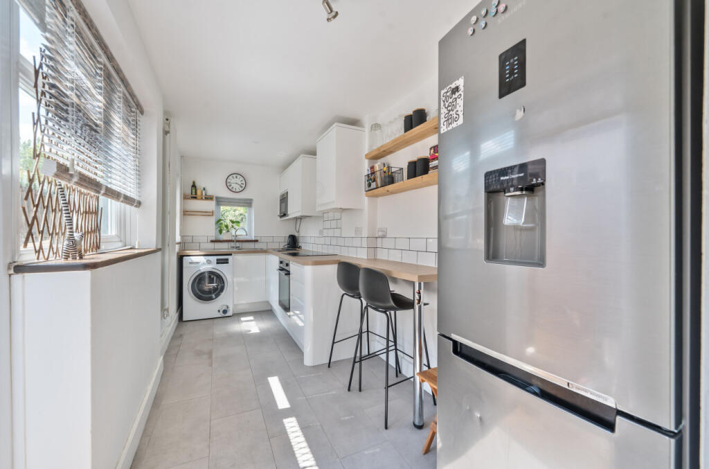 1305724-10-684992...