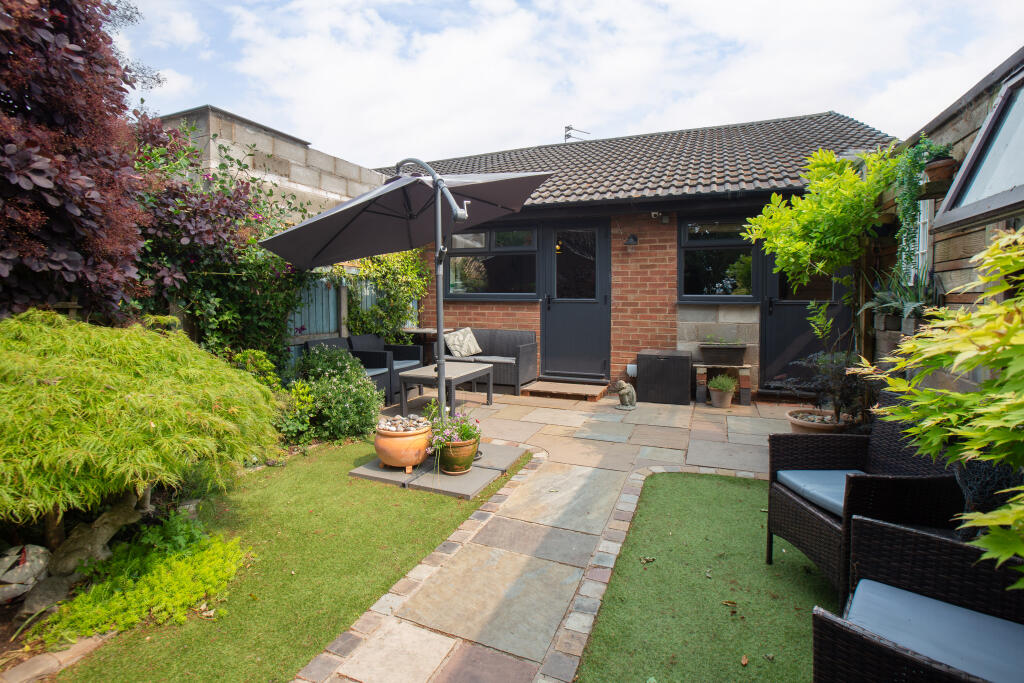 43 ARROWSMITH DRIVE-15