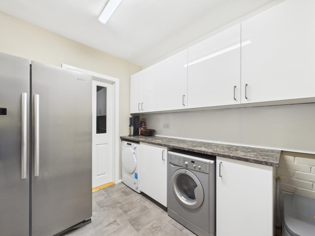 CAM01354G0-PR0587-STILL001