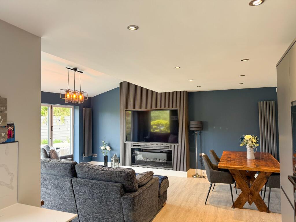 Kitchen / Diner / Lounge
