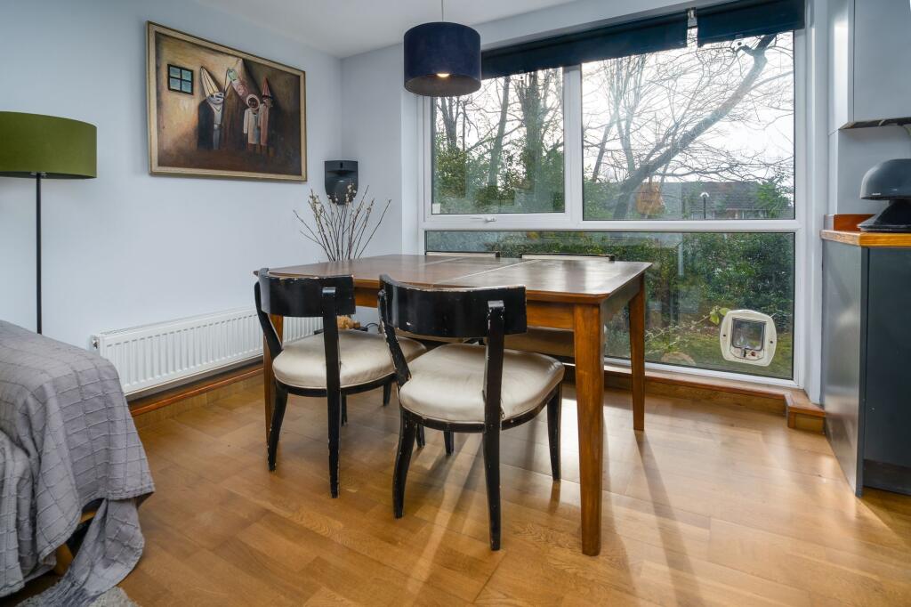 For Sale 1 Bedroom Flat SE19 Eskmont Ridge Dining Area