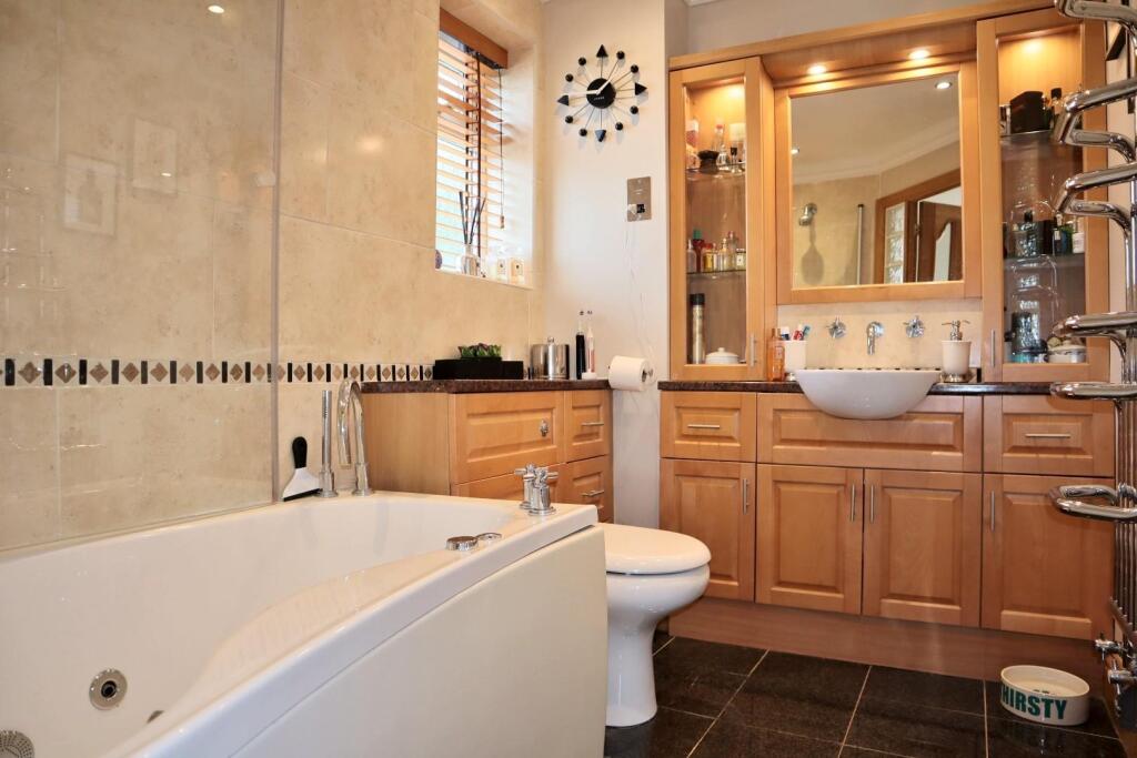 En-suite Bathroom