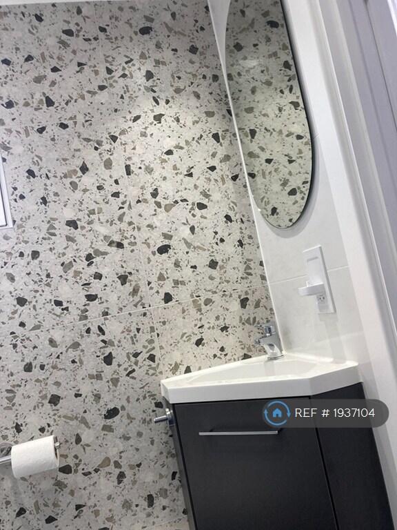 Ensuite Basin