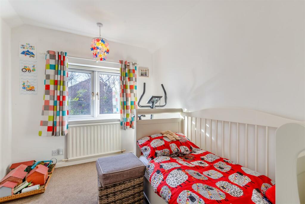 8584070-interior06.jpg