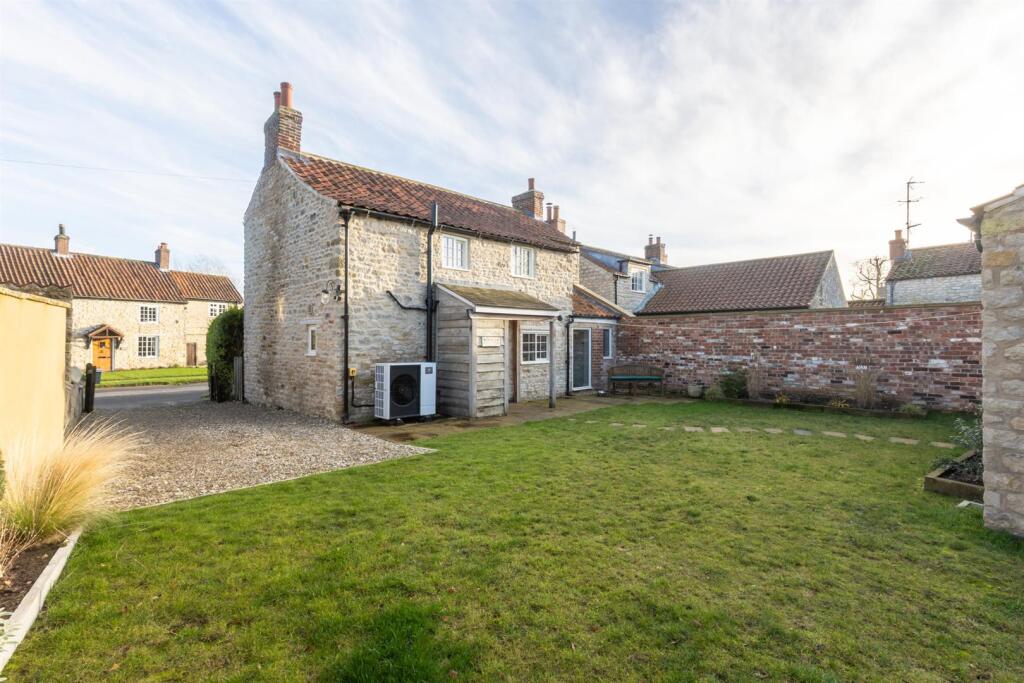 House &amp; Rear Garden