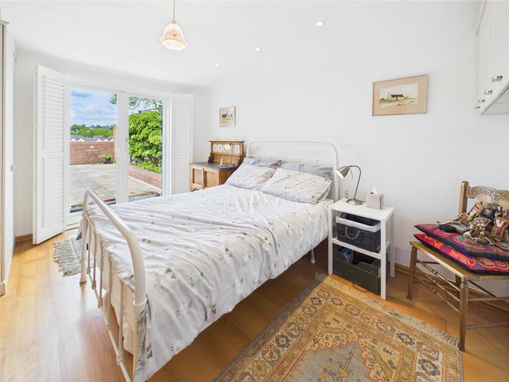 PRINCIPAL BEDROOM