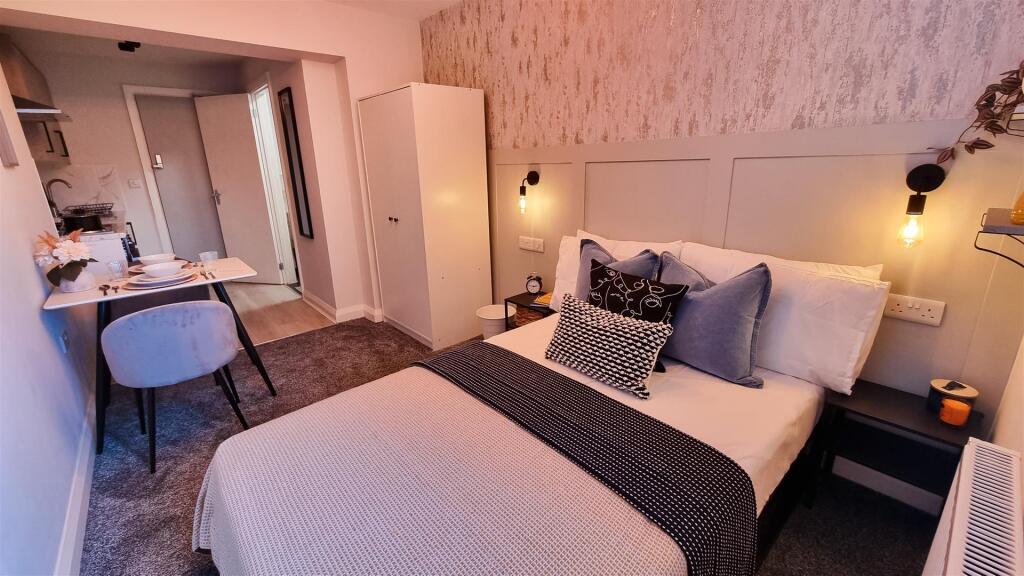 14. Room 2.jpg