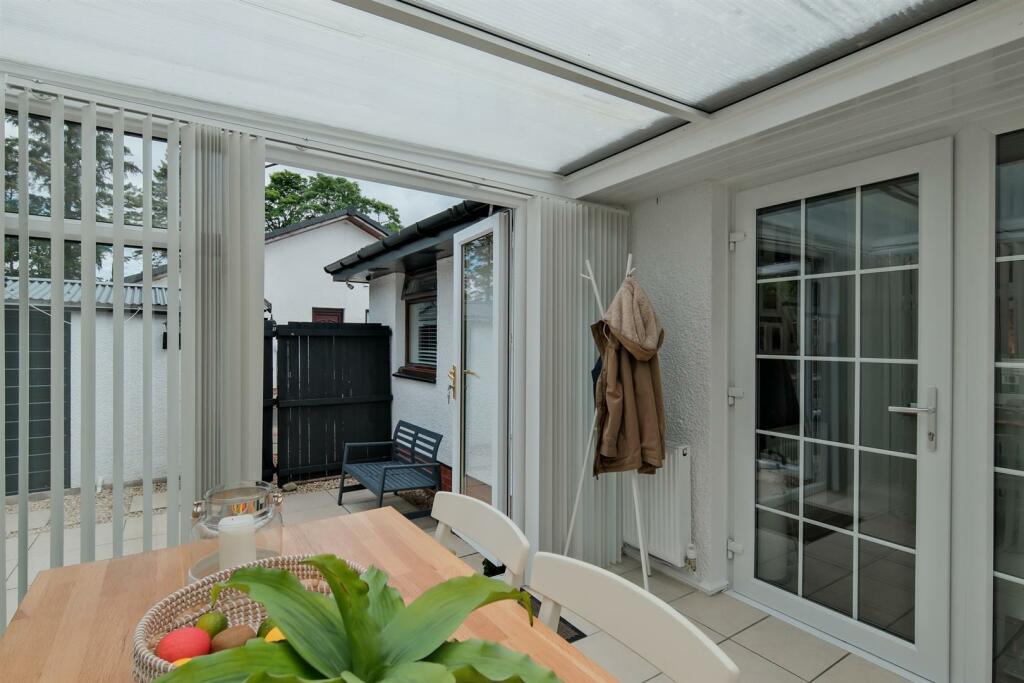 044-37, Edinburgh Road Abington, ML12 6SA.jpg