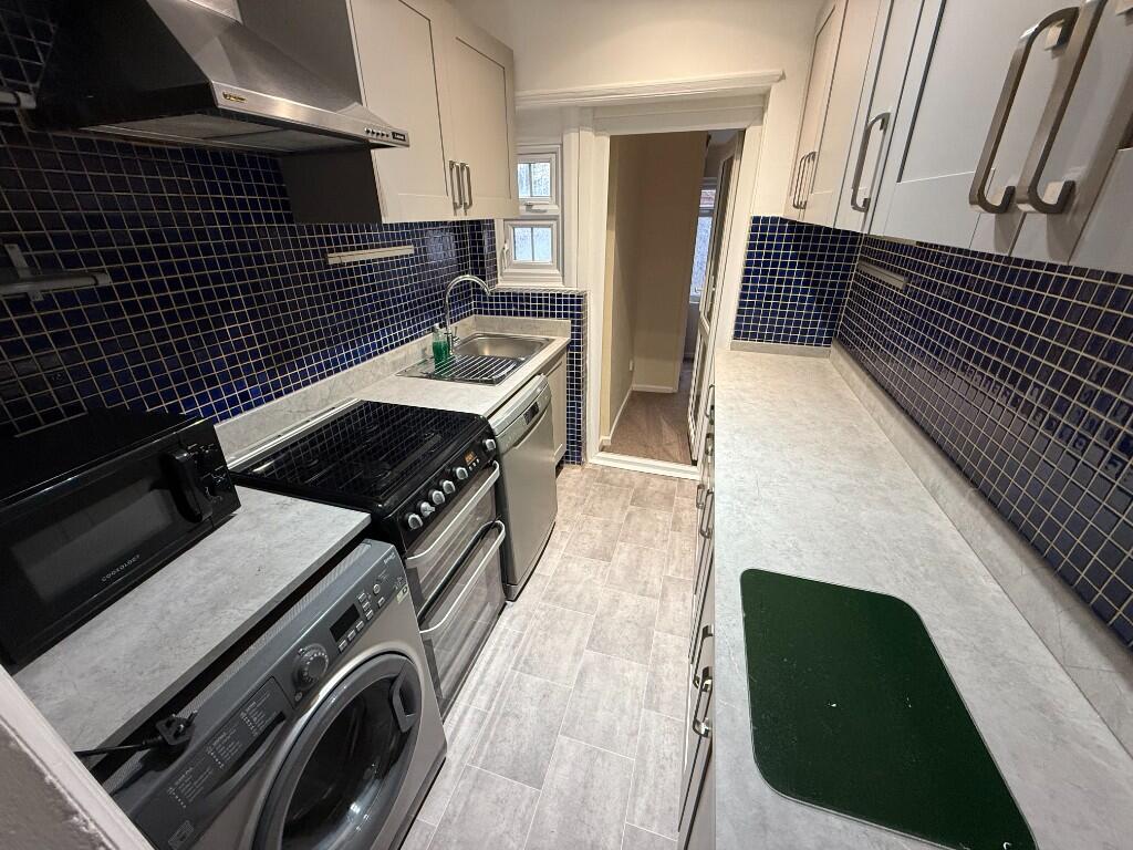 FITTED KITCHEN (A)