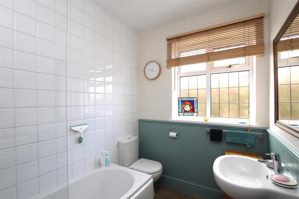 Bathroom.JPG