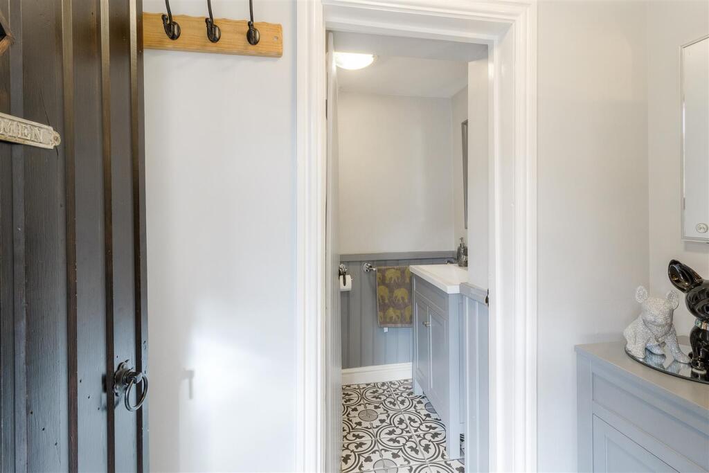 Main Road, Baxterley