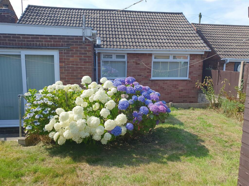 ADDITIONAL OUTSIDE PHOTOGRAPHS