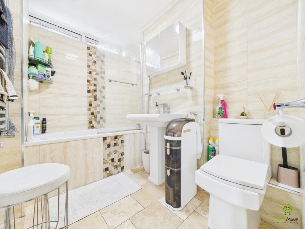 CAM03779G0-PR0318-STILL002