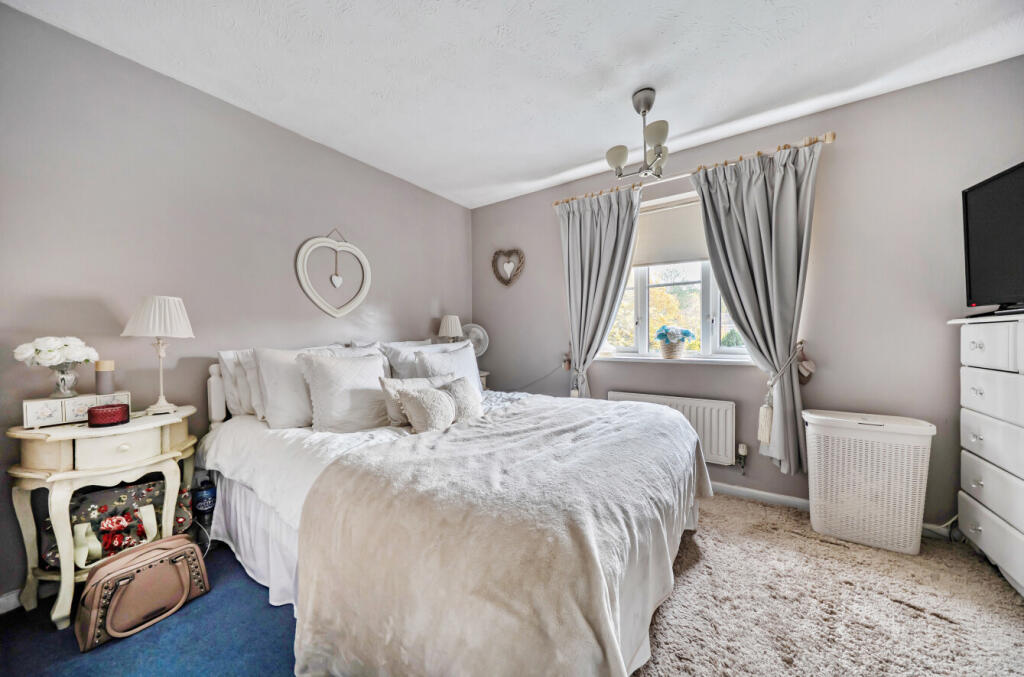 1373213-1-690a075...