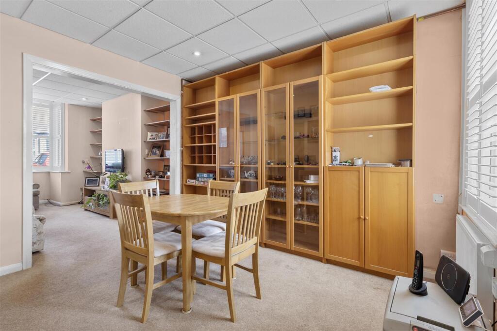 dining room #3.jpg