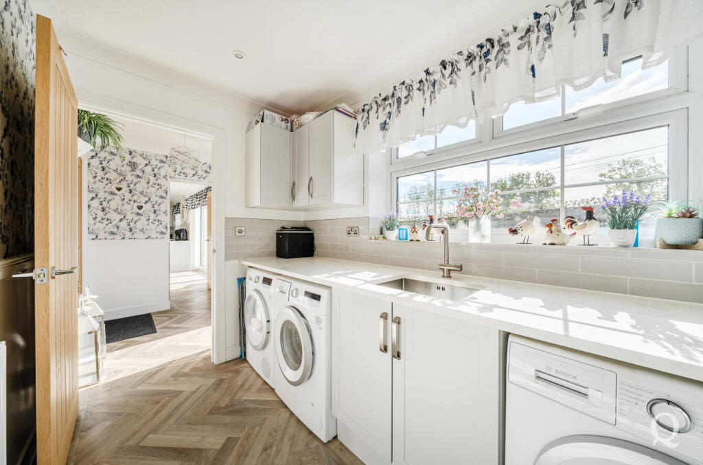 fbf9c566-72a1-410...