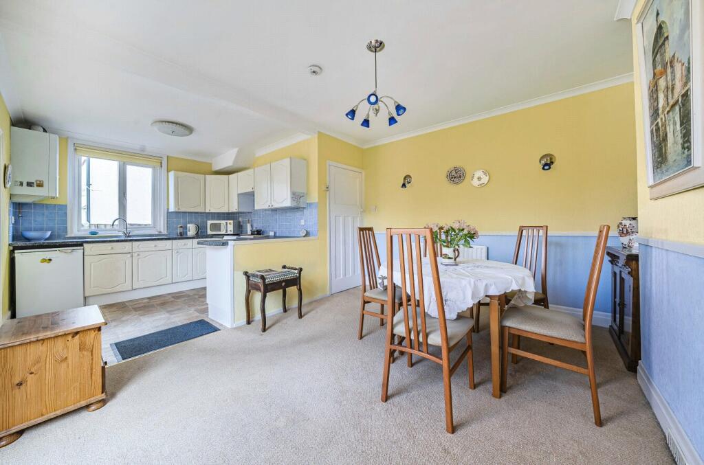 Kitchen/Dining