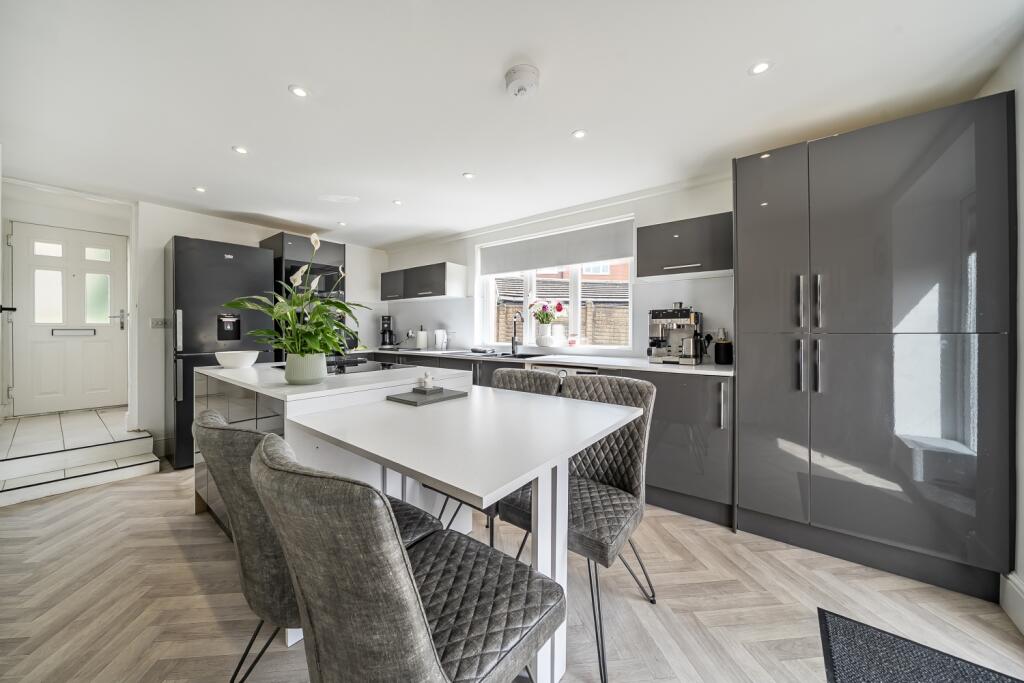 1344302-11-68b05cf3d1f5f