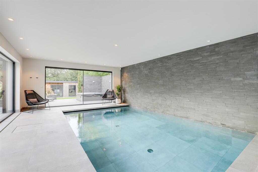 Swimming Pool (2).jpg