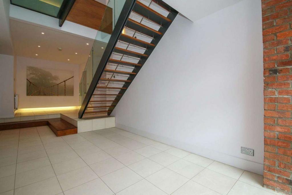 Split Level Hall 2