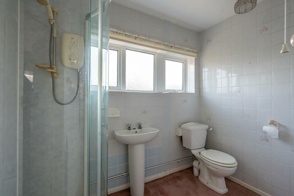Shower Room - Photo 2.jpg
