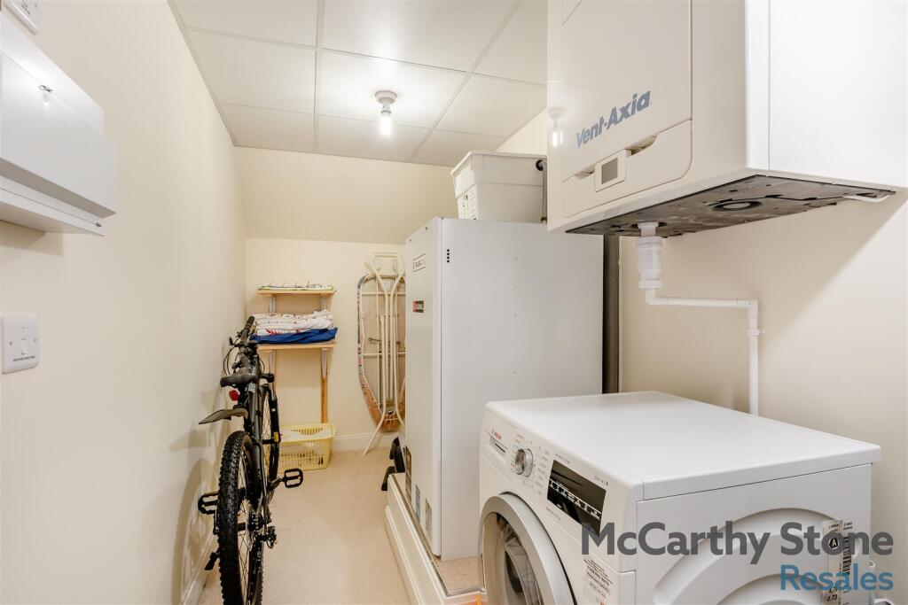 8672984-interior15.jpg