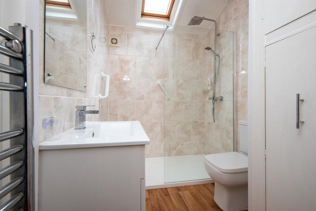 Shower Room.jpg