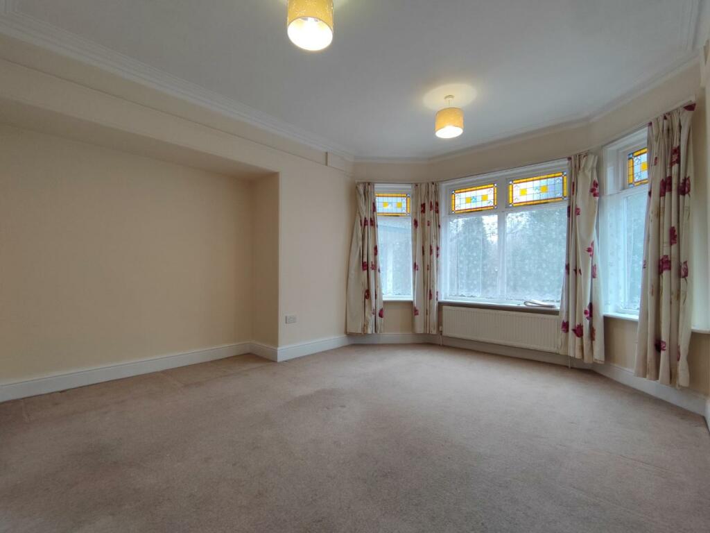 Main Bedroom Aspect 2