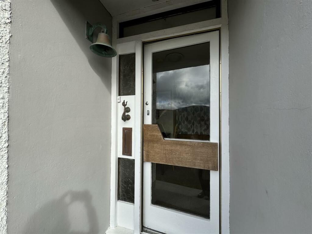 FRONT DOOR.JPG
