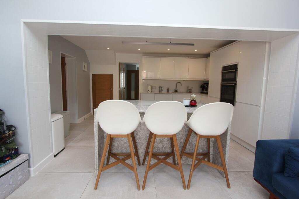 Social Kitchen/Dining Room