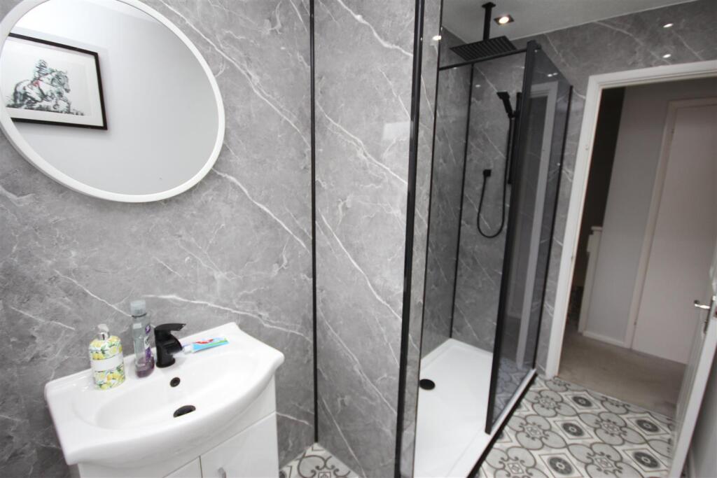 shower room 1.JPG