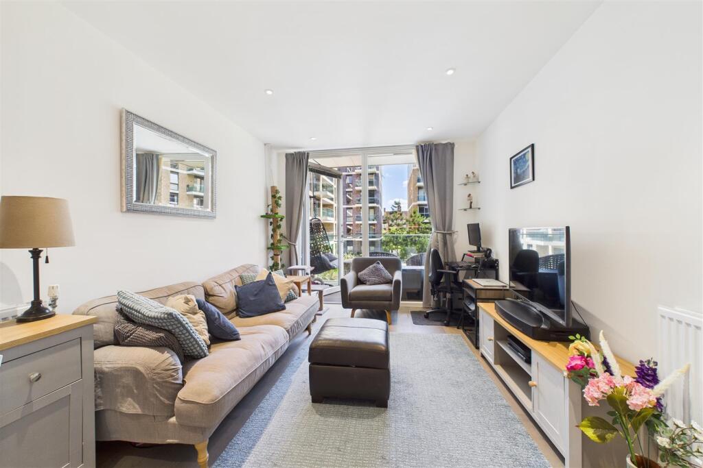 Hamond Court, Queenshurst Square, Kingston Upon Thames, KT2 5FY