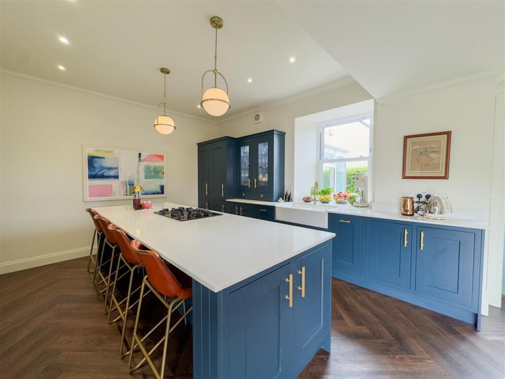 Kitchen/Dine/Family Area