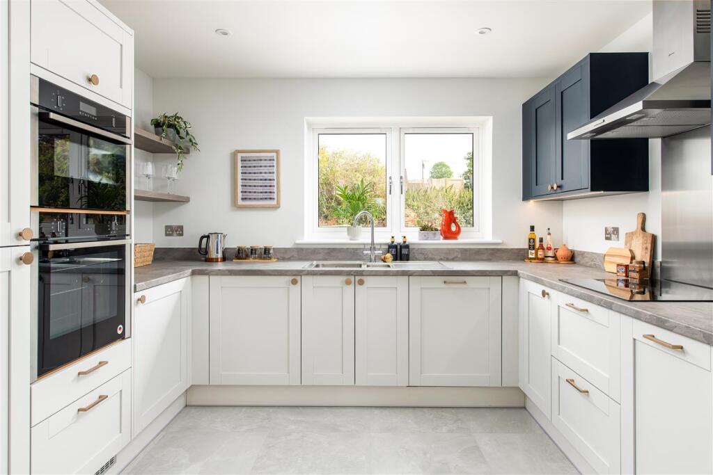Kitchen_7.jpg