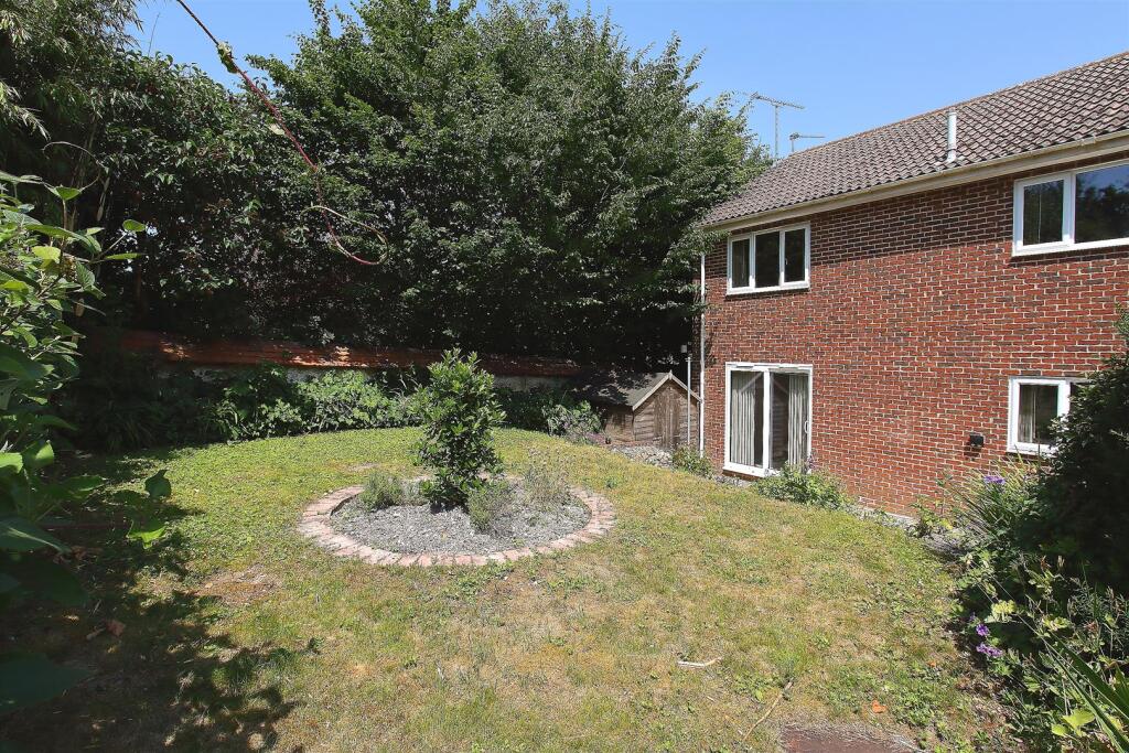 Flat 1 Church Road (4).JPG