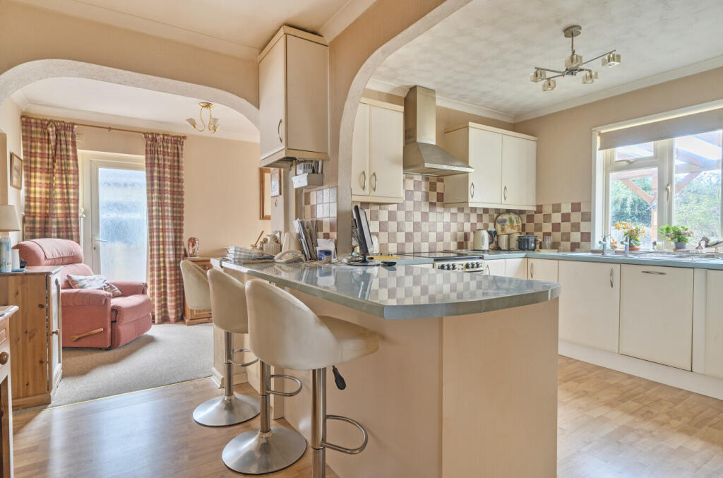 1330143-16-688744...