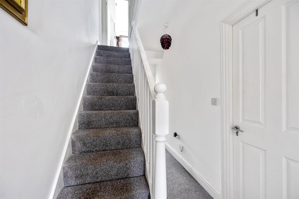 Archibald Road_19-010.jpg