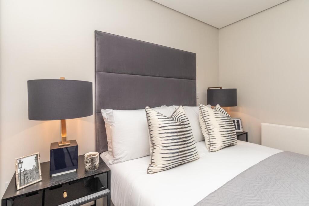 Bedroom .jpg